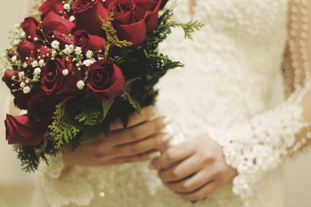 bouquet of red roses