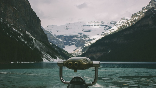 How to Host a Uniquely Canadian Wedding